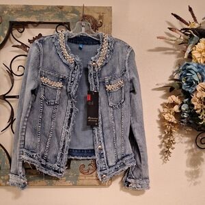 Stylish Light Blue Denim Jacket with Pearl Accents. NWT Size Medium